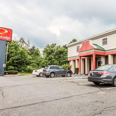 New Windsor Econo Lodge Stewart International Airport מראה חיצוני תמונה