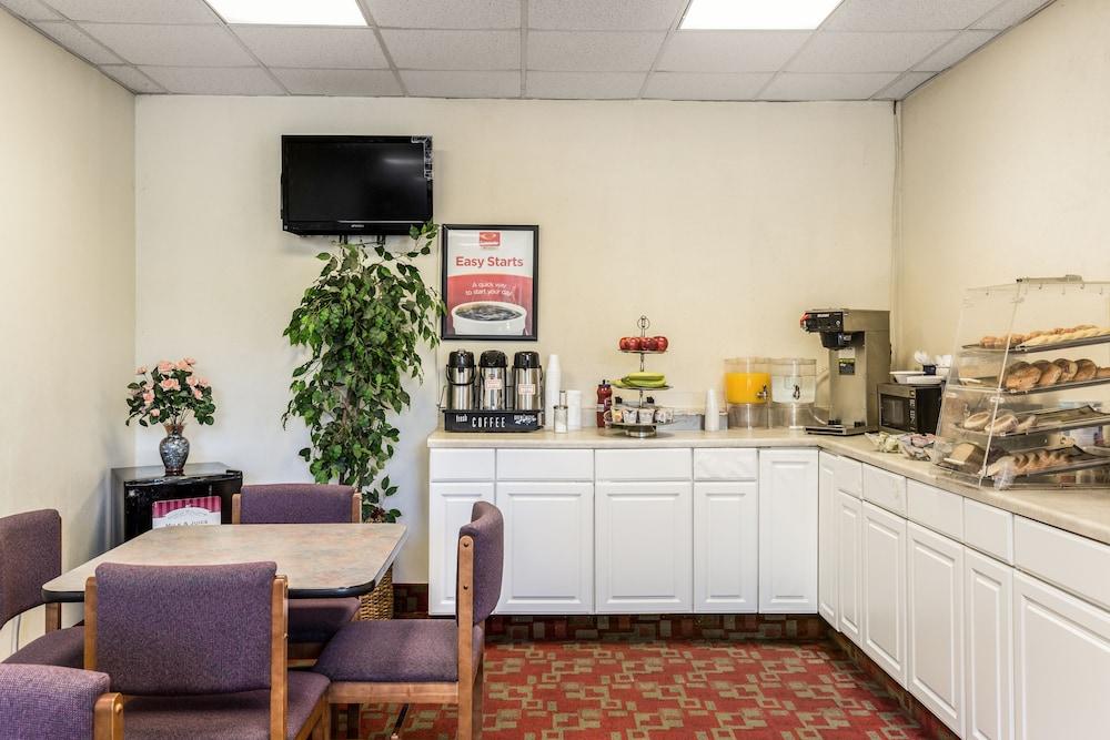 New Windsor Econo Lodge Stewart International Airport מראה חיצוני תמונה
