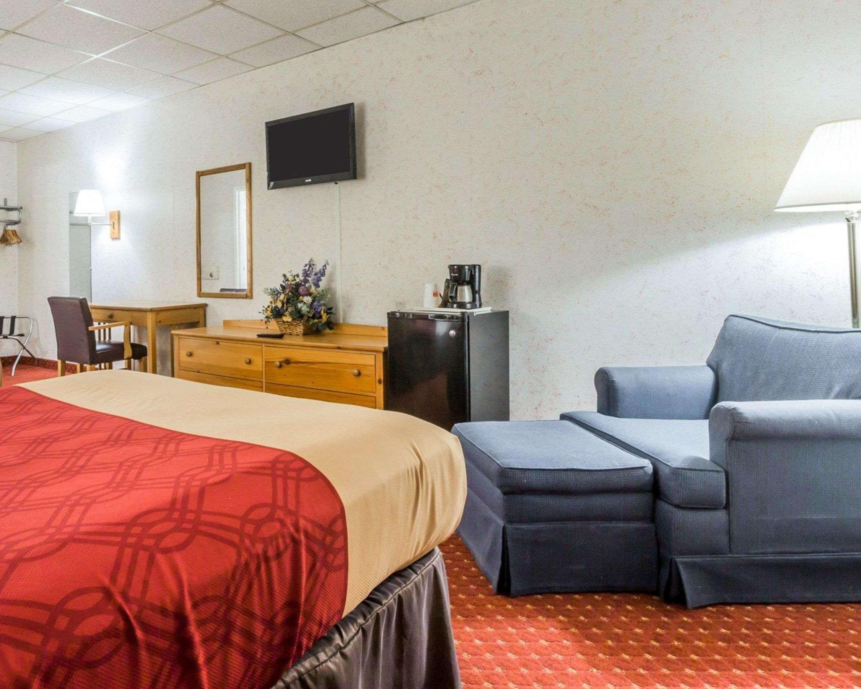 New Windsor Econo Lodge Stewart International Airport מראה חיצוני תמונה