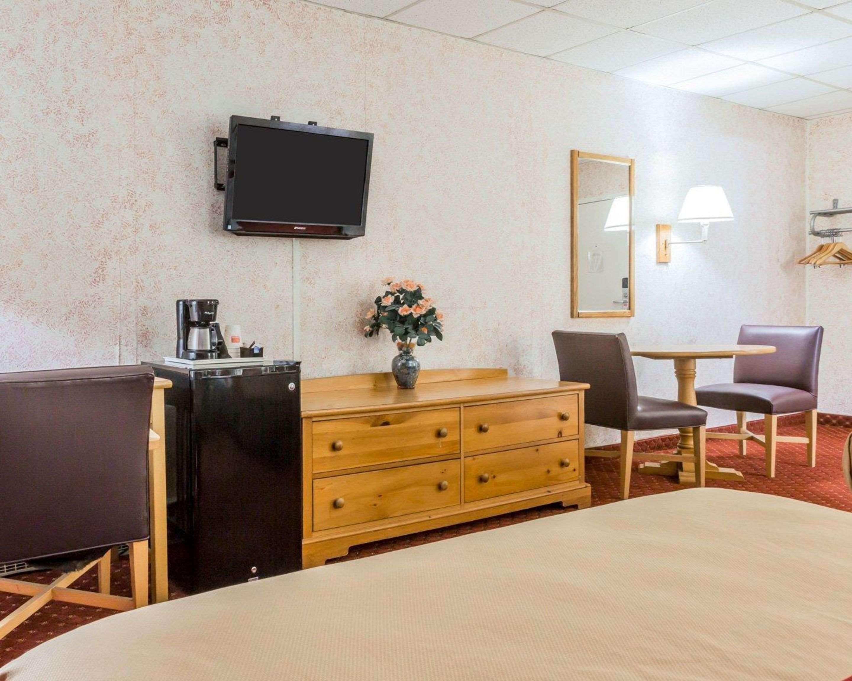 New Windsor Econo Lodge Stewart International Airport מראה חיצוני תמונה
